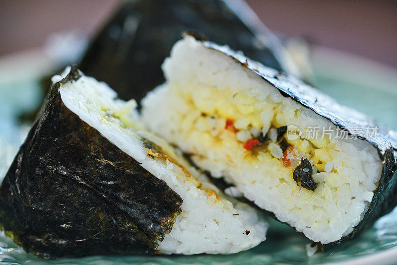 Onigiri (Omusubi) おにぎり